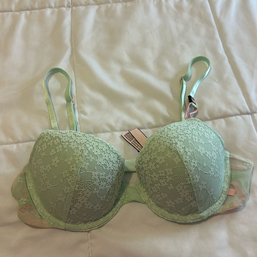 Demi Bra. Green. 36B